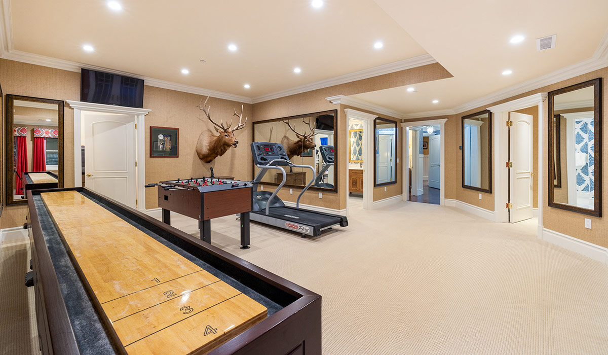 4305 Song Sparrow Game Room